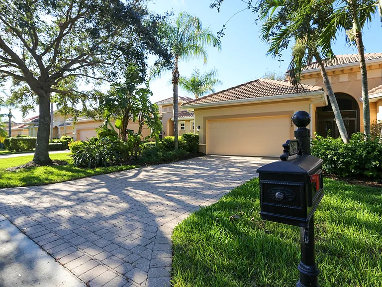 6769 Bent Grass Dr — Photo 28