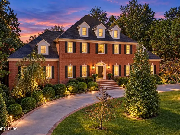 142 Center Park Ln, Oak Ridge, TN 37830