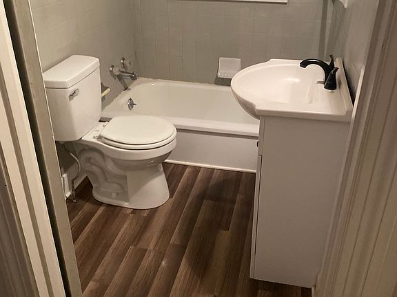 5th image of 102 Vam Ct