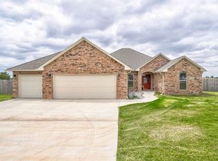 8397 SW Sun Valley Dr, Lawton, OK 73505