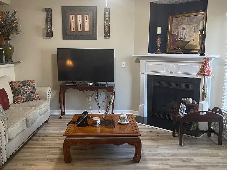 4911 Walden Lake Sq — Photo 7