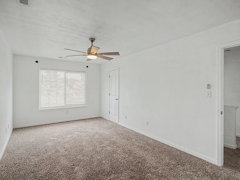 4327 Lacy Cove Ln — Photo 10