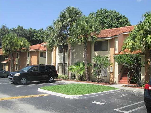 1st image of 3220 Coral Lake Dr