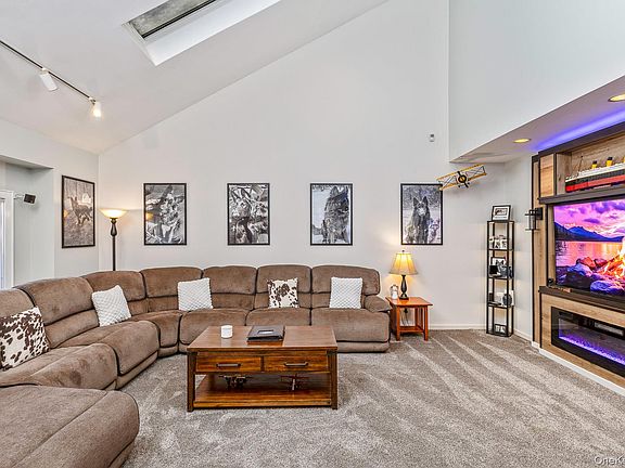 4th image of 503 Wading River Road