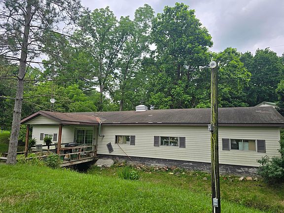 3rd image of 2983 Opossum Hollow Rd