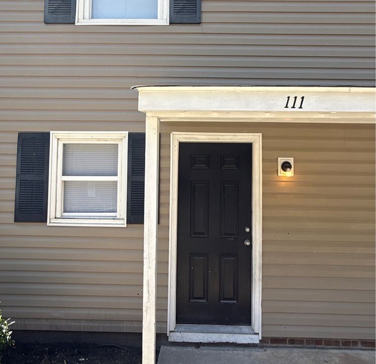 1st image of 111 Aqua Ct