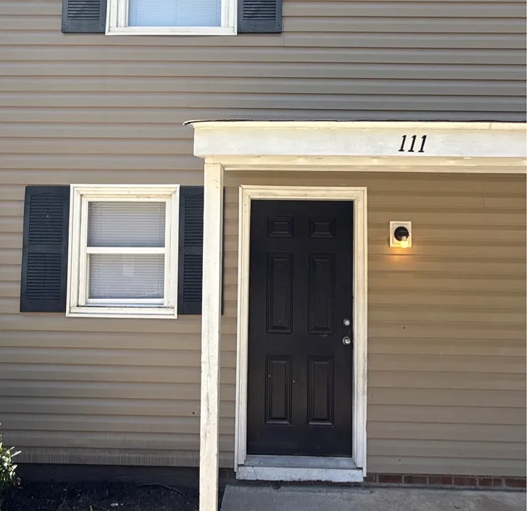 111 Aqua Ct