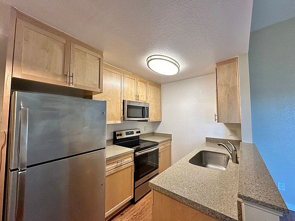 4th image of 4447 49th St APT 5