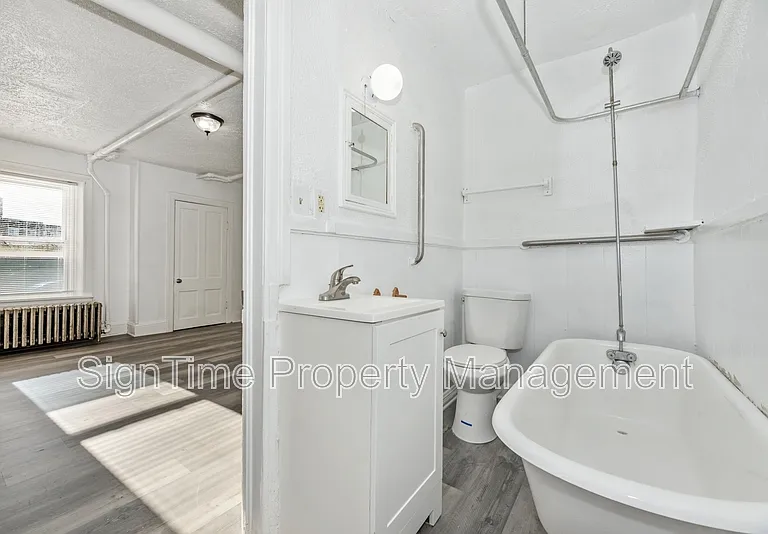 220 Summit Ave #BASEMENT — Photo 21