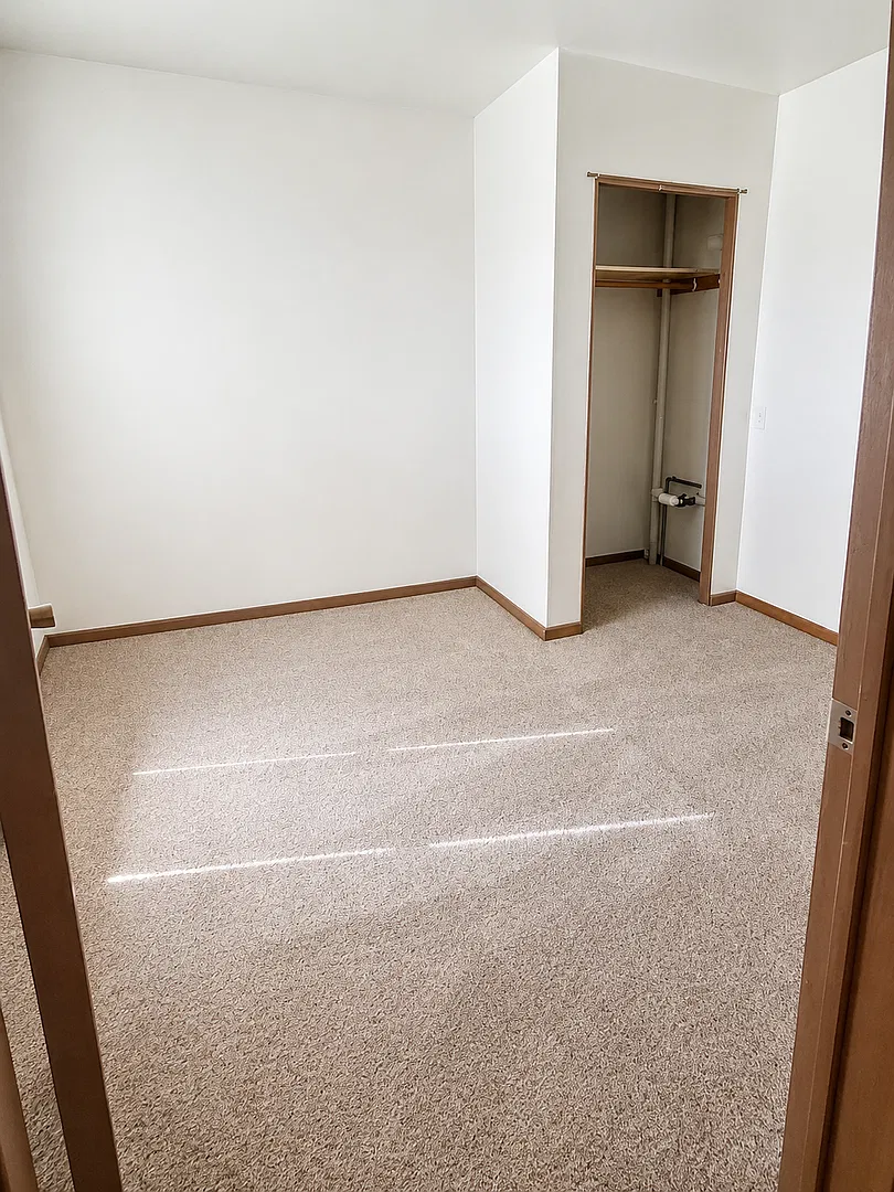 2 Bed / 1 Bath Apartment at Pearl Street Apartments — Photo 4