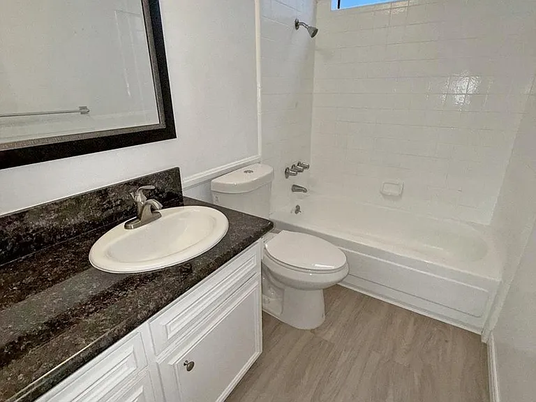 1940 Malcolm Ave #103 — Photo 8