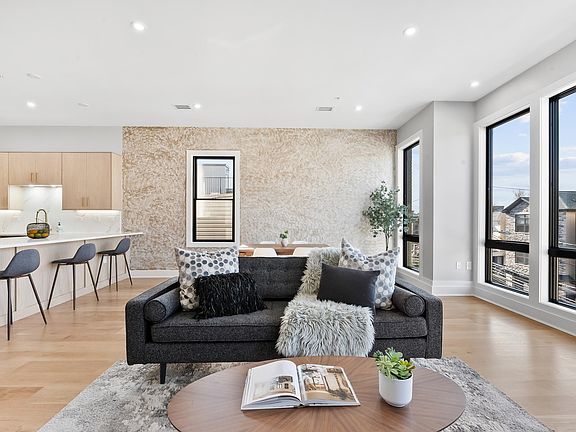 4th image of 146 Sherman Ave #3