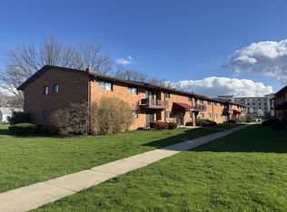 24635 Clareshire Dr APT 203, North Olmsted, OH