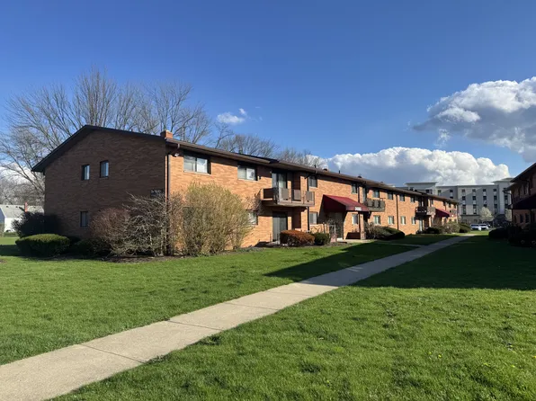 24635 Clareshire Dr APT 203, North Olmsted, OH 44070