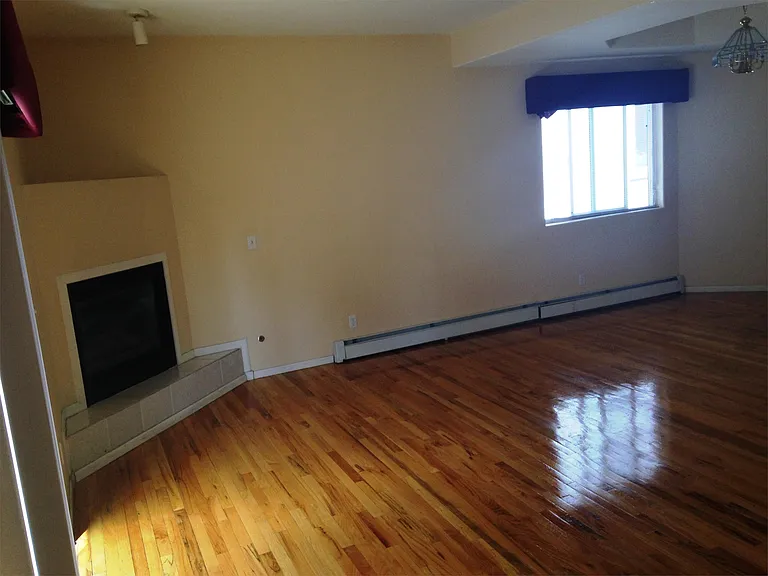 3683 Iris Ave — Photo 4