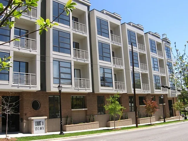 525 E 6th St #301 — Photo 1