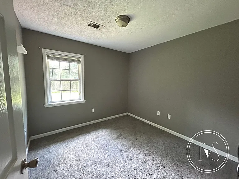 982 White Cir — Photo 9