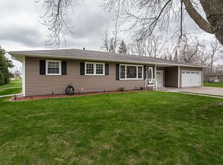 1228 S Vermont Ave, Davenport, IA 52802