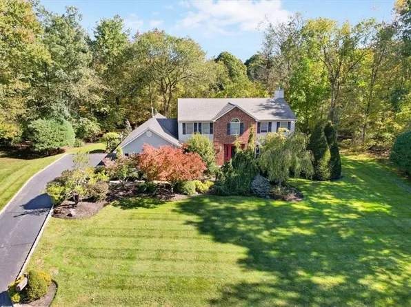 2 Camberra Drive, Suffern, NY 10901