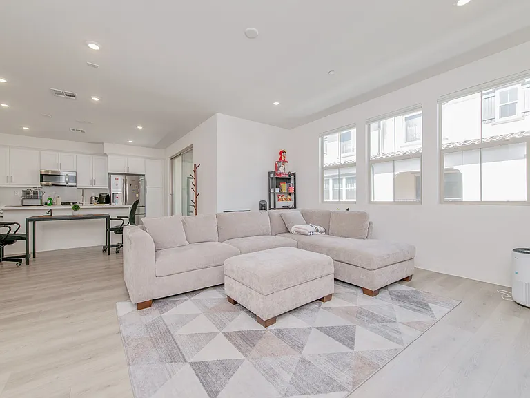 12249 Mirasol Loop #F — Photo 4