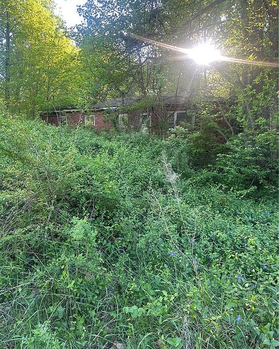 2nd image of 682 Bowers Rd