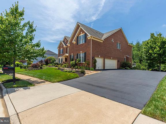 4th image of 5206 Bonnie Brae Farm Dr