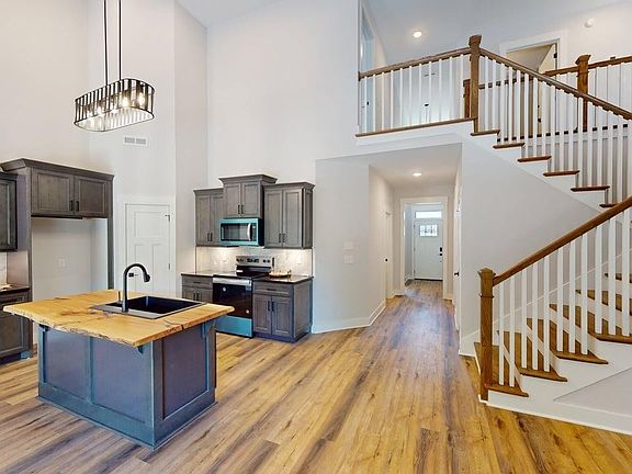 4th image of 7401 Don Bruce Ct