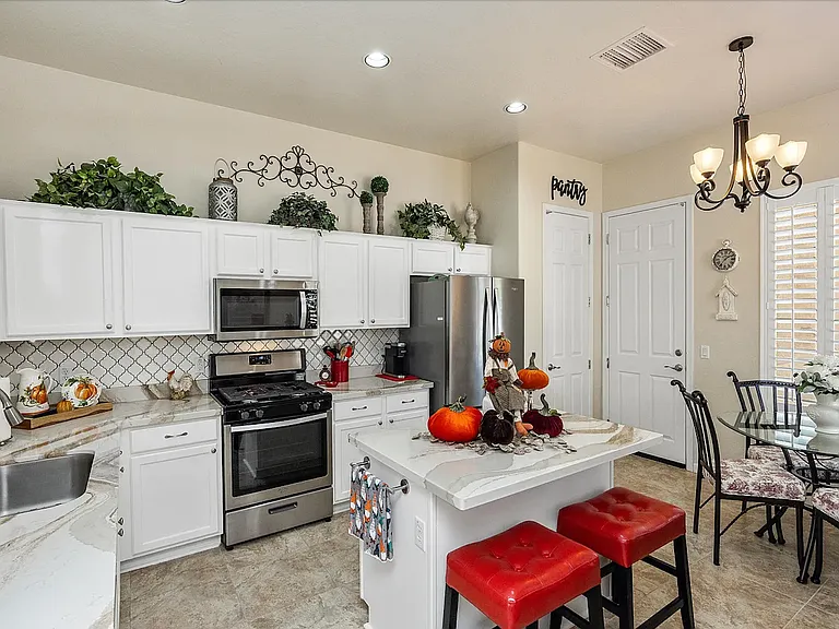 6585 E Kilkenny Pl — Photo 5