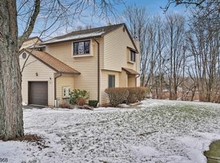 44 Sparrow Cir, Newton, NJ 07860