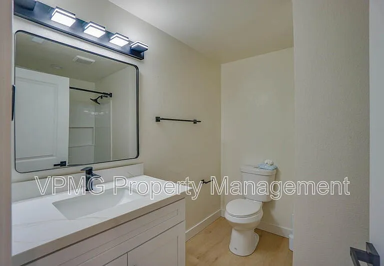 19419 NE 11th St — Photo 24