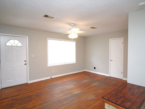 5th image of 604 N J St