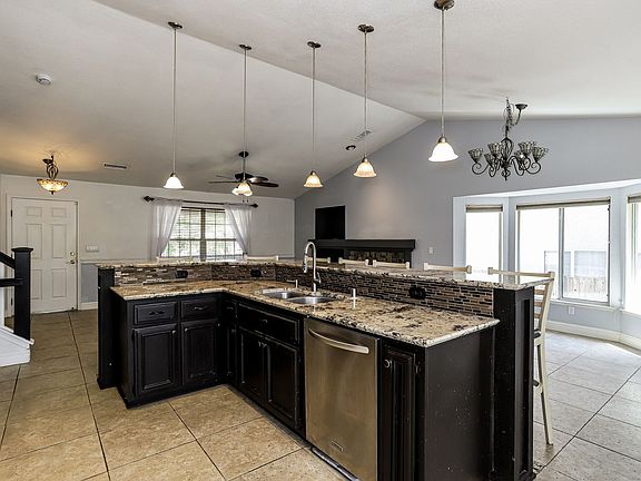 5th image of 6512 Brockenhurst Dr