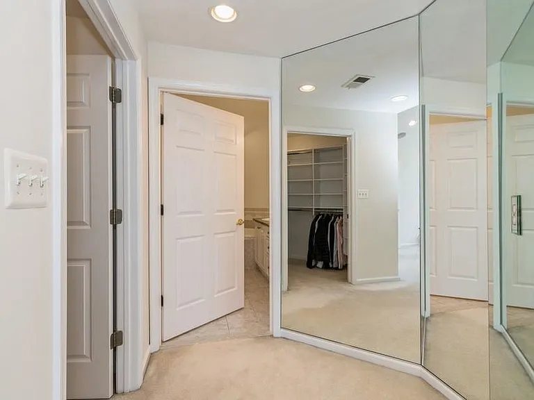 605 Binghampton Ln — Photo 27