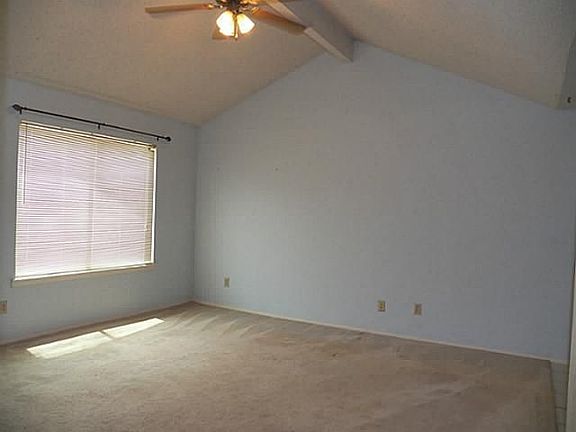 2nd image of 3918 Georgetown Dr