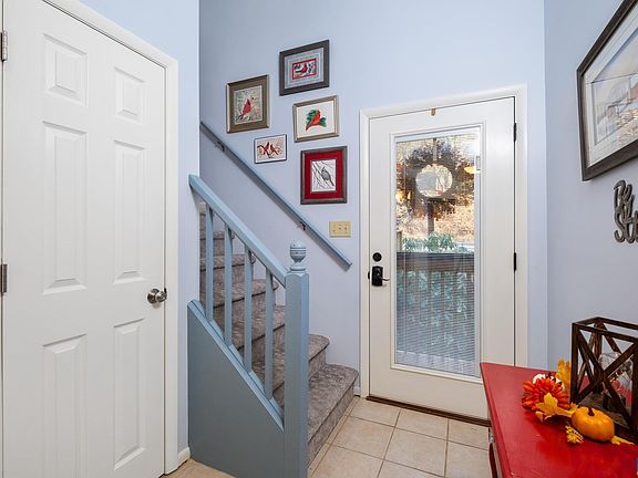 3rd image of 743 Laurelwood