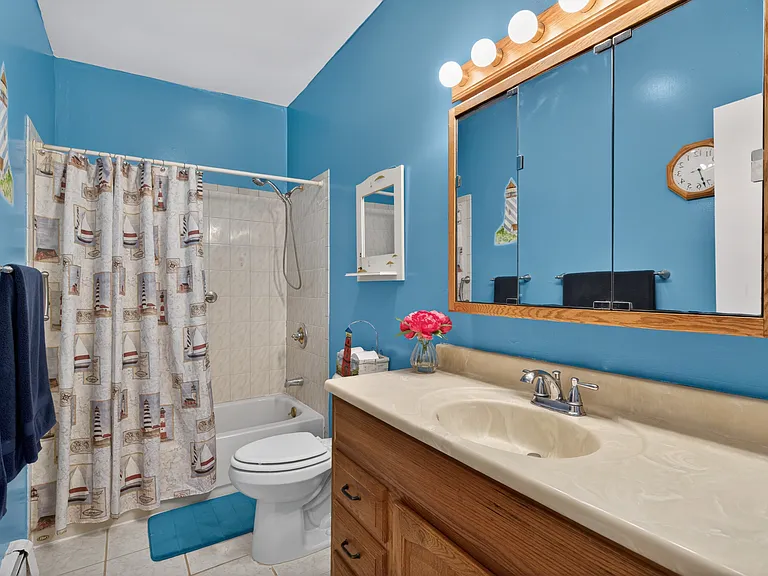54 Whitman Ct — Photo 24