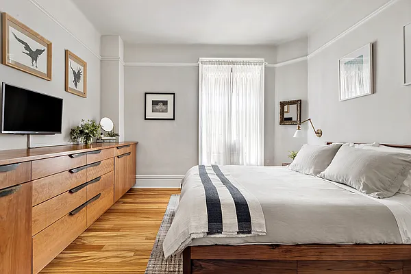 Sold by Compass | media 4