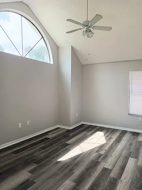 2 bed, 1025 sqft, $1,600 — Photo 3