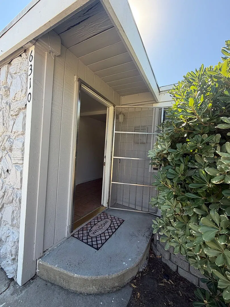 Spacious San Carlos Home Near Mission Trails 3 Bed with 4th Bed Option! — Photo 3