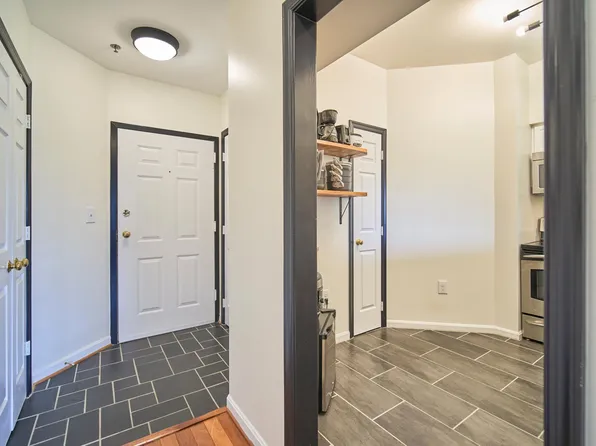 505 E Braddock Rd APT 702, Alexandria, VA 22314