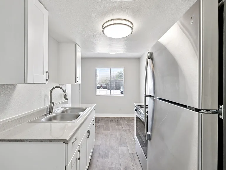 Mariposa Flats — Photo 61