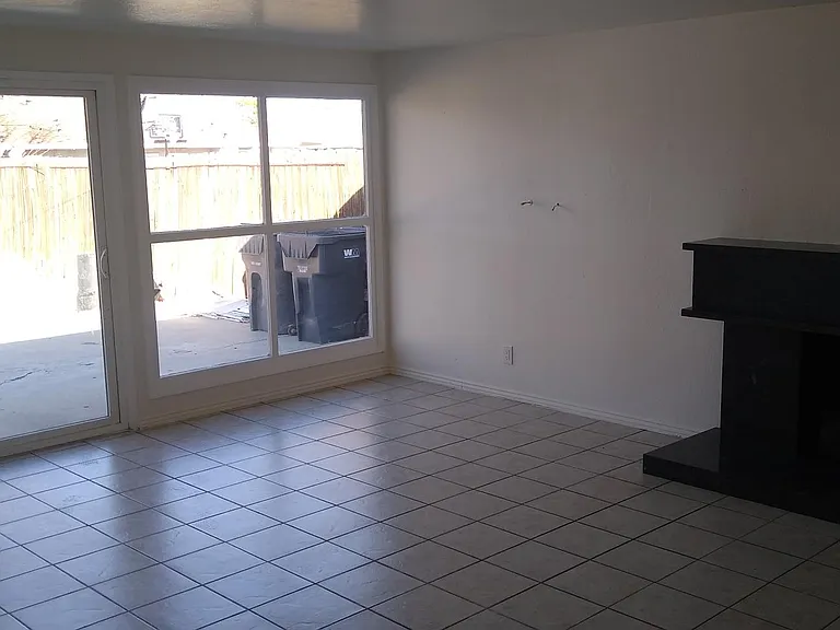 1131 E Avenue R5 — Photo 14