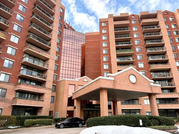 2230 George C Marshall Dr APT 826, Falls Church, VA 22043