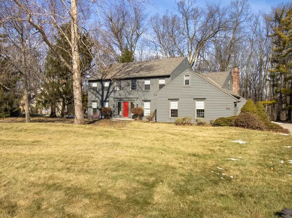 411 Fallen Timbers Trl, Fort Wayne, IN 46825