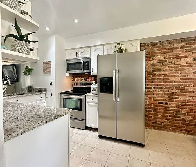 8131 Kingsway Ct — Photo 14