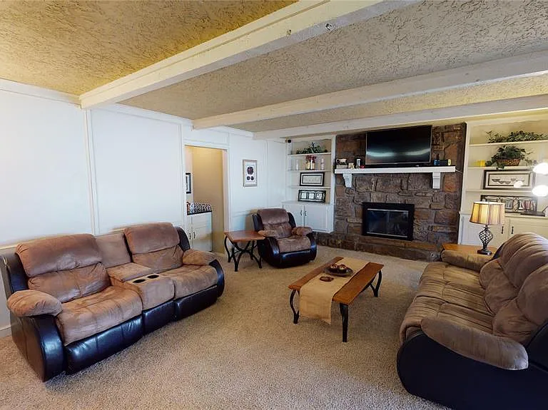 2408 W Boston St — Photo 14