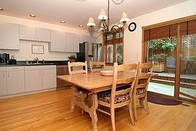 3rd image of 1001 W Dickens Ave #1001