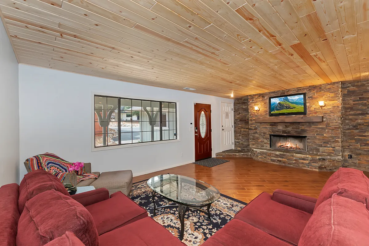Building Photo - 344 Montclair Dr