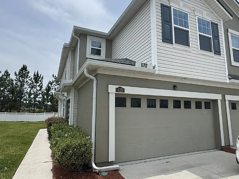 670 Grover Ln — Photo 1
