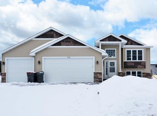 2149 11th Ave SE, Cambridge, MN 55008